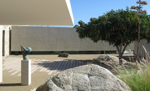Obras de designer de design do pátio interno - pedra de materiais naturais