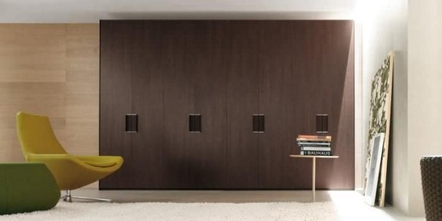Armário de madeira Armazenamento de móveis de corredor 8 portas cor escura SIltre-LIFE-139