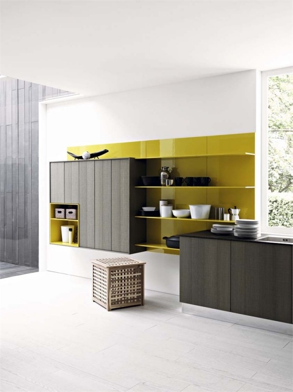 cozinha italiana moderna, decoração, cor, detalhes, amarelo, cinza