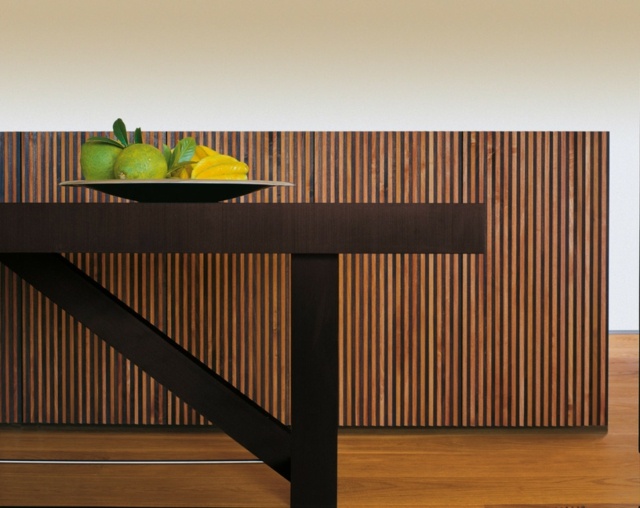 Mesa de madeira, aparador, piso laminado, frutas, móveis purísticos