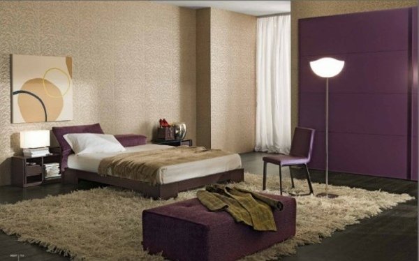 cama de casal roxo escuro quarto