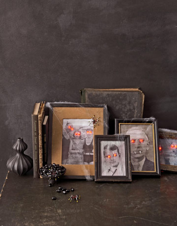 paranormal-retratos-com-luzes LED-DIY-Halloween-idea