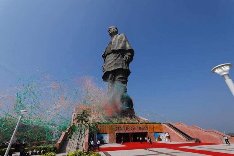 estátua mais alta do mundo projeto centro de visitantes museu céu azul