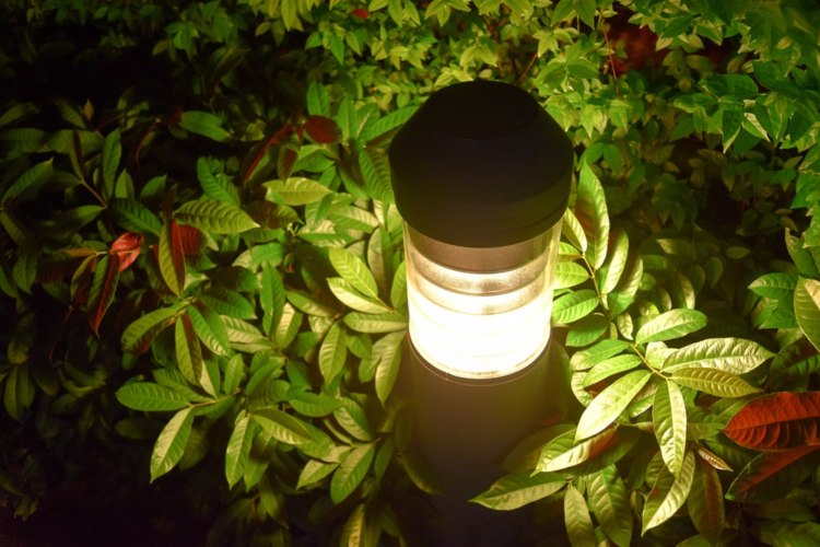 lâmpadas led para iluminação de jardim arbustos