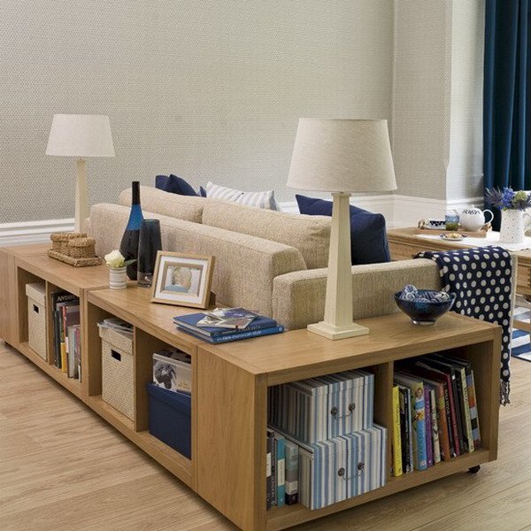 prateleira espaço de armazenamento sofá compartimentos integrados revistas bege