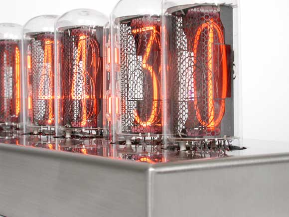 Relógio Nixie base de aço inoxidável nocrotec