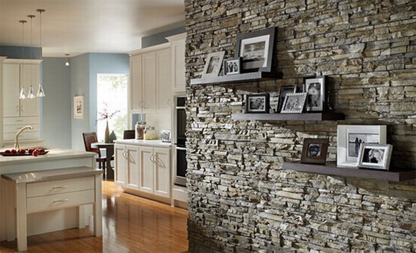 parede de pedra natural com destaque para design de interiores
