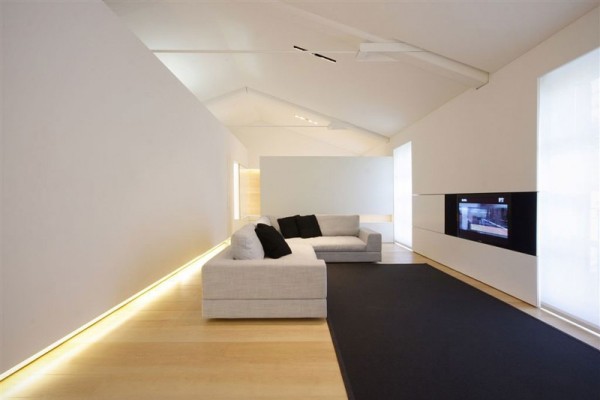 apartamento duplex living wall tv teto alto