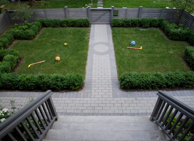 jardim-design-gramado-jogos-buxo-cerca-viva-borda-cinza-frente