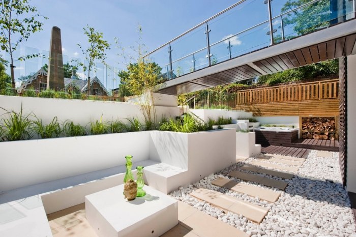 DIY-privacidade-proteção-para-terraço-ideias-minimalista-moderno-caminhos de cascalho-design