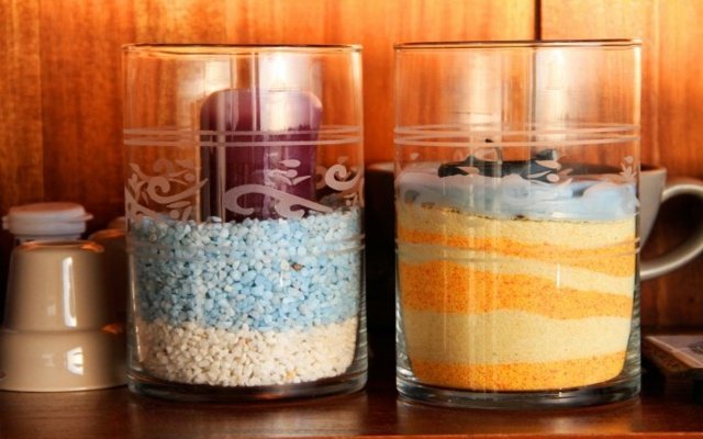 faça você mesmo decorações decorativas de mesa com areia colorida