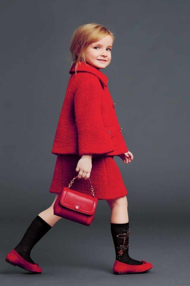 laranja-vermelho-cores-vestido-com-casaco-curto-por-Dolce-e-Gabbana