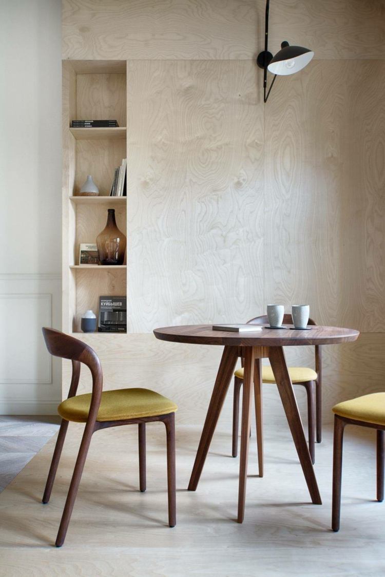 mesa cadeiras em granito forro em tecido cor mostarda madeira clara