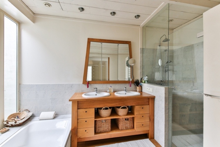 Chuveiros de canto feitos de vidro lavatório de madeira moderno estilo country banheiro pequeno