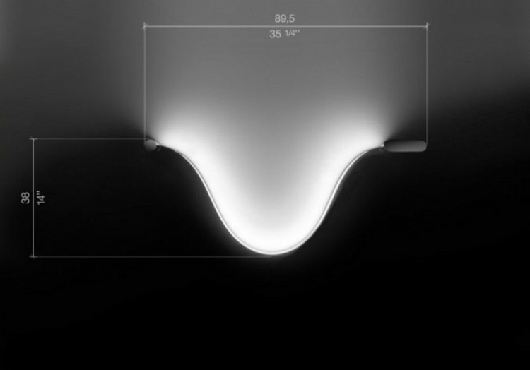 Lâmpadas LED-formala-design-wave-shaped-element-cold-white-light-shadow-black-wall protuberante