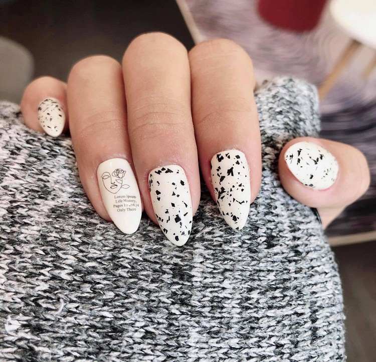 unhas brancas designs de unhas tendência de unhas cascas de ovo de Páscoa