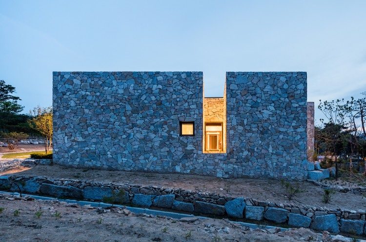 casa de pedra natural - arquitetura moderna - térreo