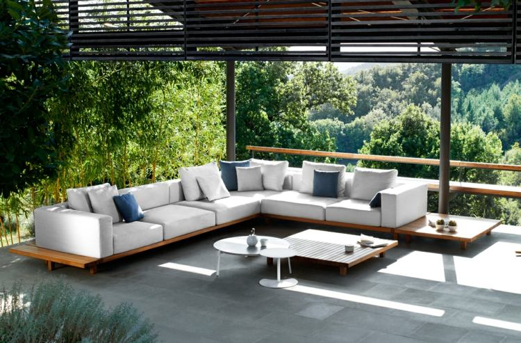design do terraço lounge-pérgula-branco-sofá-azul-almofadas