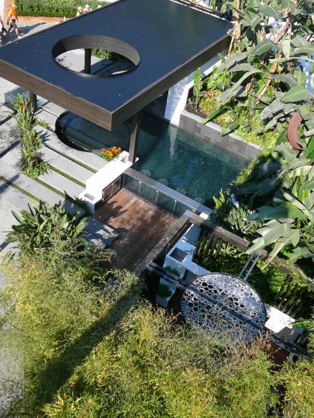 Projeto de jardim herbáceo perene com telhado alto