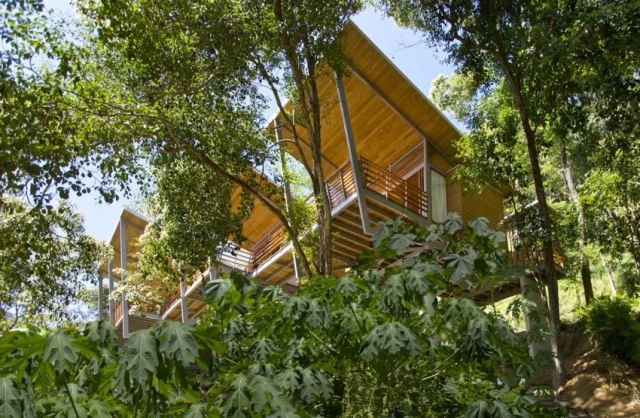 Casa de palafitas no telhado, varandas de madeira da Costa Rica - Casa Flotanta