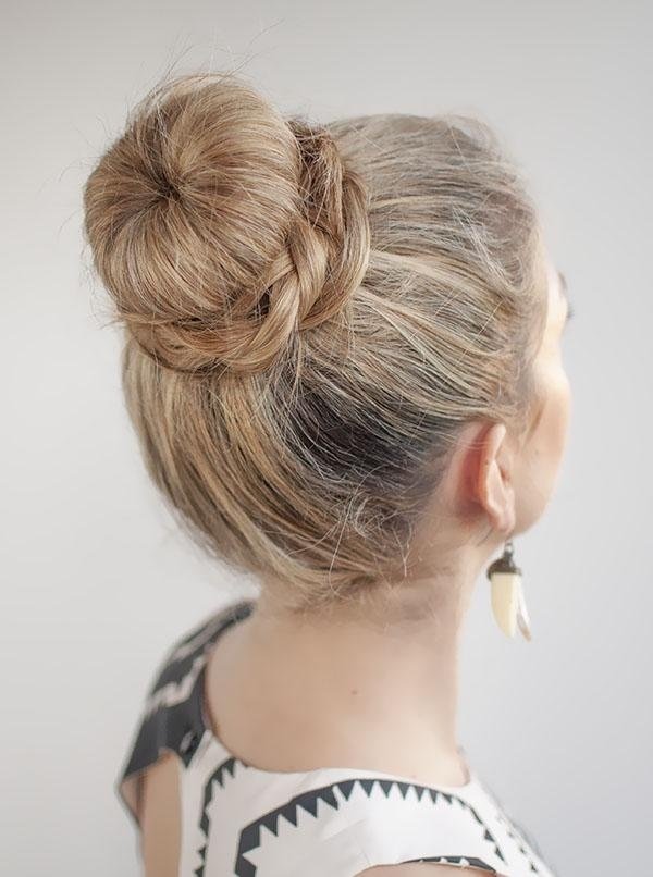 Cabelo comprido-penteado-ideias-para-tranças-coque preso com alfinetes