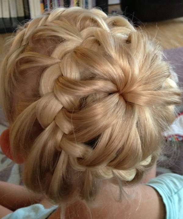 French-Braid-Braid-Bun-up-instruções