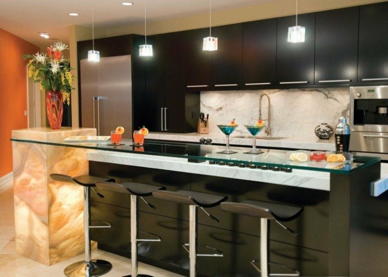bancada de bar com balcão de vidro preto da cozinha design moderno