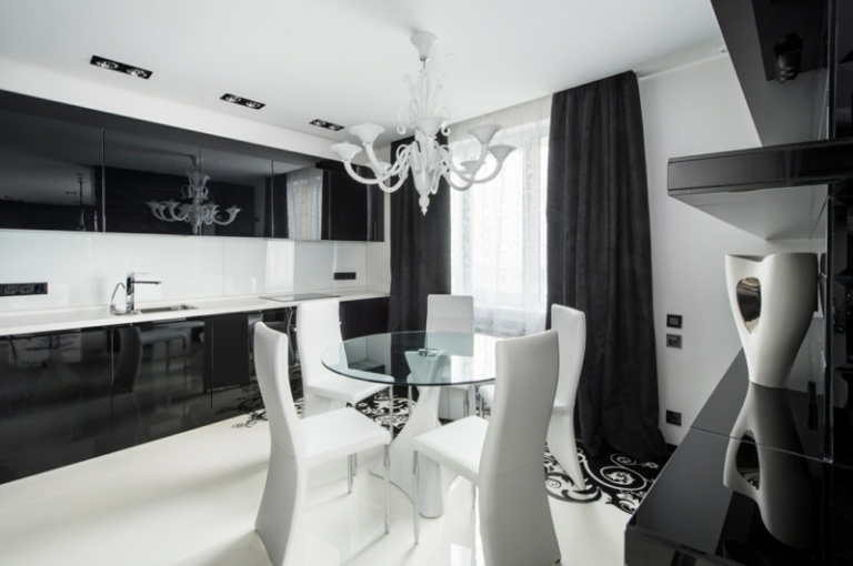cozinha preta moderna mesa de jantar de alto brilho cadeiras de vidro brancas elegantes