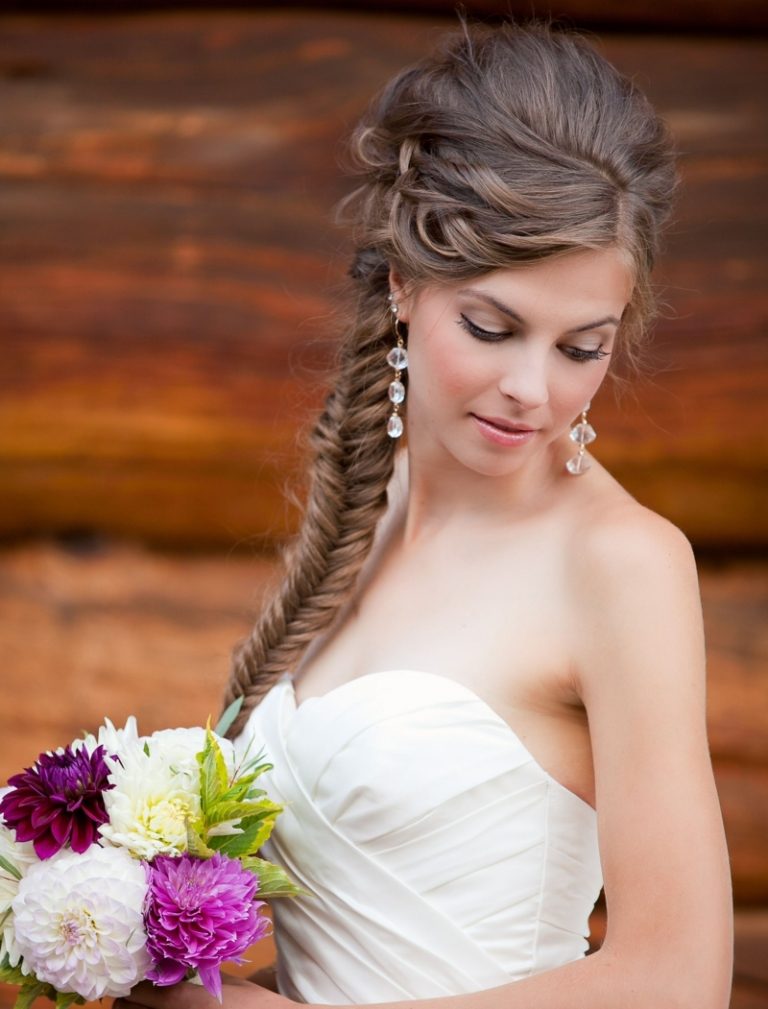 penteado de noiva trançado meia arrastão trança ideia franja vestido de noiva
