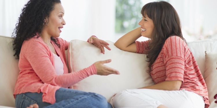 Conversas com amigos ou família ajudam contra o estresse, preocupações e medos