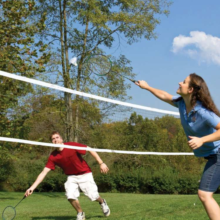 Escolha badminton ou outro esporte divertido para aliviar o estresse