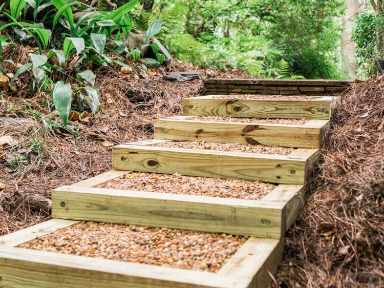 escadas externas de madeira cascalho escadas simples de jardim degraus de jardim faça você mesmo instruções dicas de jardinagem