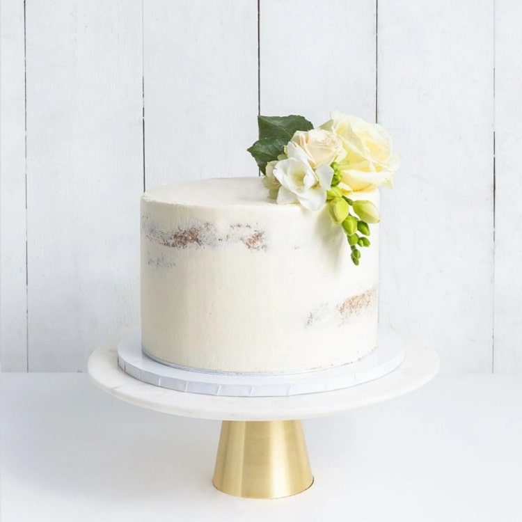 Ideia de bolo nu para um casamento simples, mas lindo