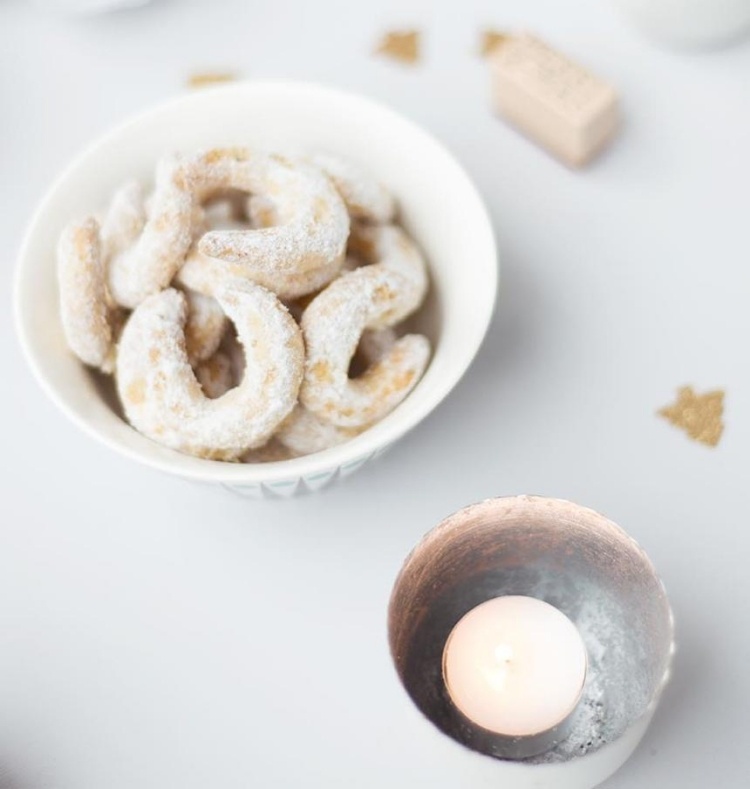 Receita-de-biscoitos-clássicos-de-natal-para-croissants-de-baunilha-enrolados-em-açúcar