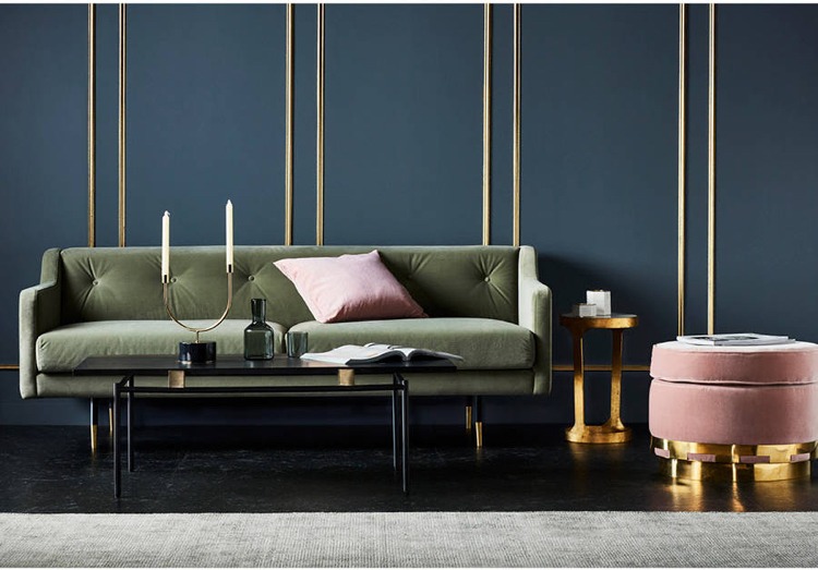 decore a sala de estar com sofá de veludo otomano de veludo rosa verde