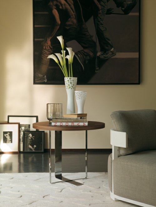 mesa de centro com arranjo de flores