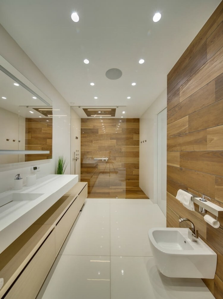 banheiro-walk-in-shower-glass-wall-white-wood