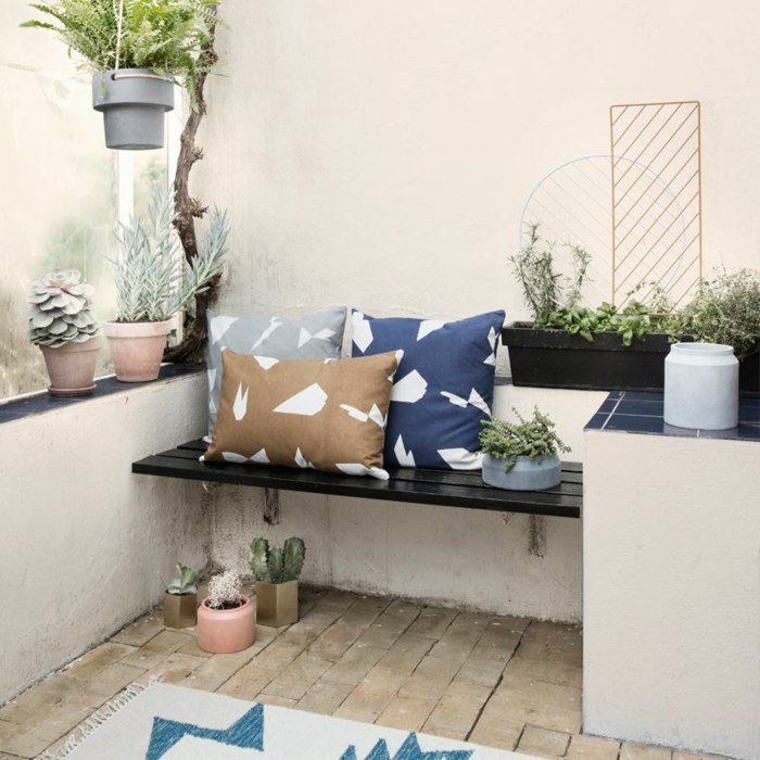 ideias de decoração de ferm living deco almofadas geométricas plantas de varanda