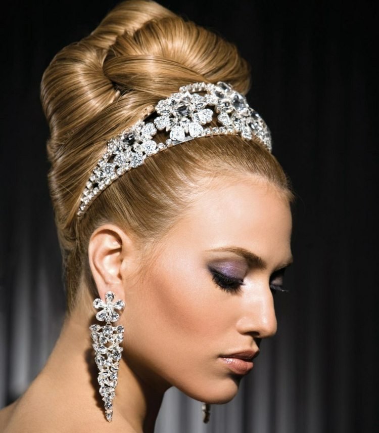 penteados de noiva elegantes 2014 2015 diadema de joias updo