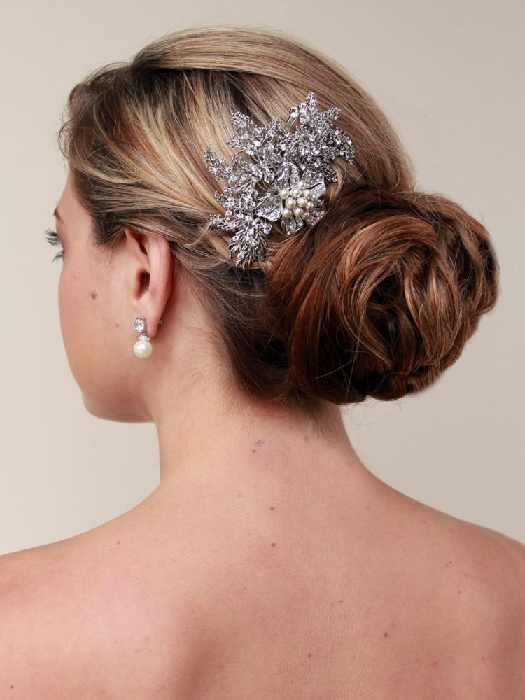 penteados de noiva elegantes 2014 coque acessório casual joia brinco de pérola