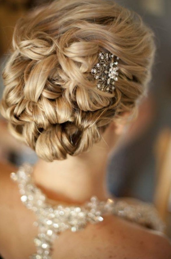 penteado trançado lúdico com broches de cabelo-joias casamento-2014