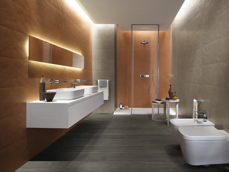 parede-azulejos-banheiro-elegante-banheiro-design-laranja-bege-iluminação indireta