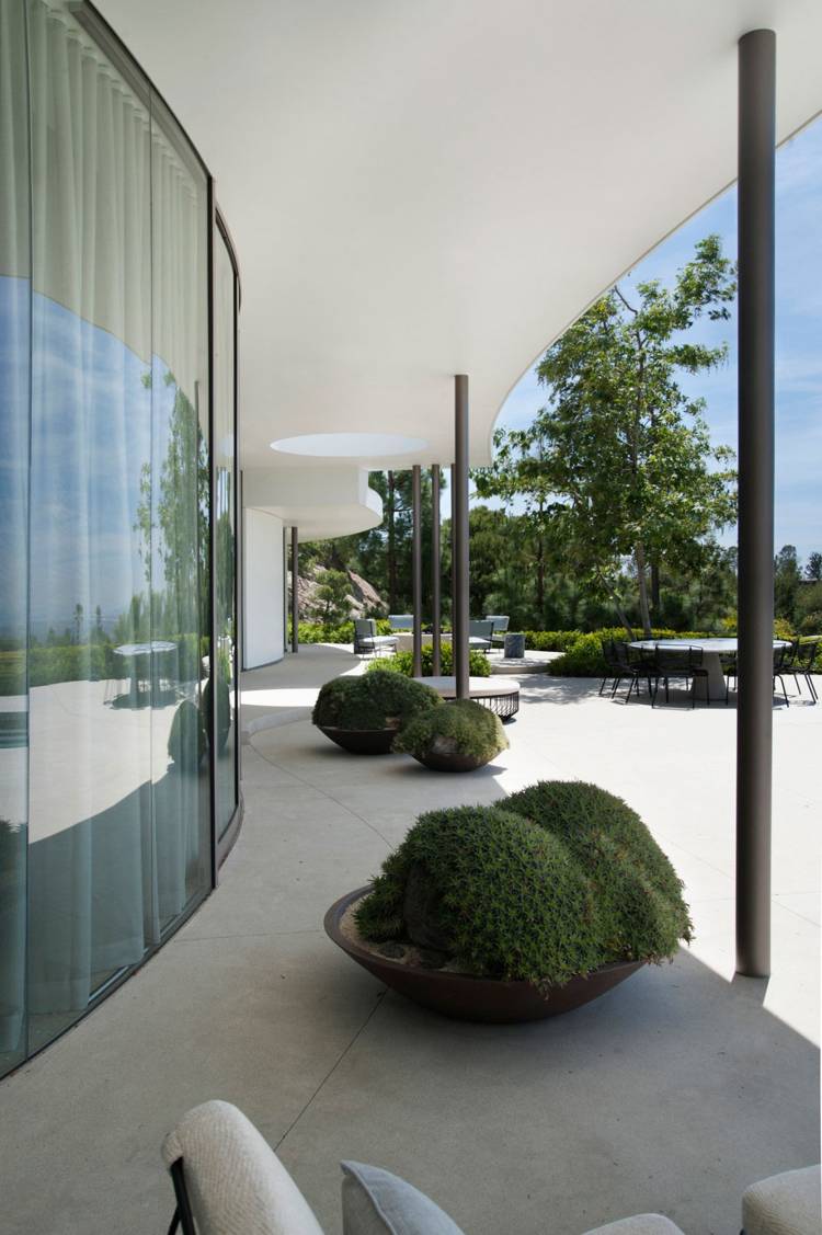 elegante-mobiliário-estilo-luxo-beverly-hills-terraço-plantador-terraço-telhado-moderno