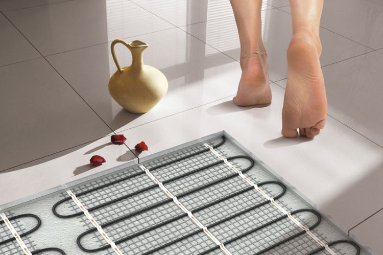 aquecimento radiante elétrico conforto energia eficiente economizar custos vantagens sistema de aquecimento piso radiante renovação de banheiro pés quentes