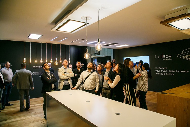 Ilha do exaustor Elica com luz LED integrada