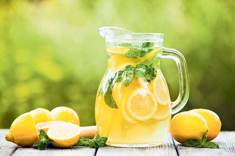 refrescante-bebida-faça-você-mesmo-limonada de verão
