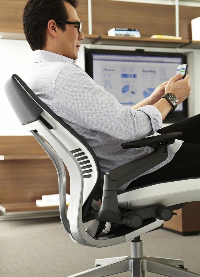 Ergonomia no local de trabalho cadeira ergonômica de escritório que ressoa