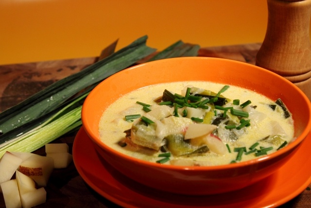 sopa legumes carne cor de laranja saudável mesa cremosa