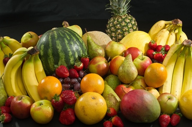 frutas recomendadas frutas cítricas abacaxi pera laranja uvas