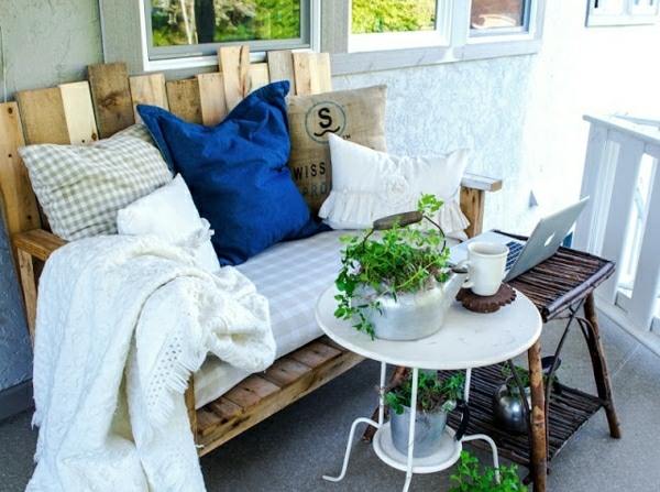 Sofá de varanda com móveis em paletes de madeira construa você mesmo